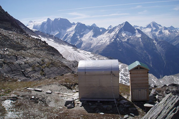 Sapphire Col Hut